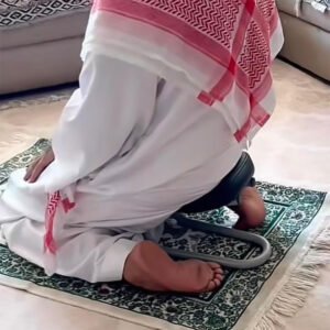 مقعد صلاة للركوع مبطن بالفوم وإطار فولاذي مقاوم