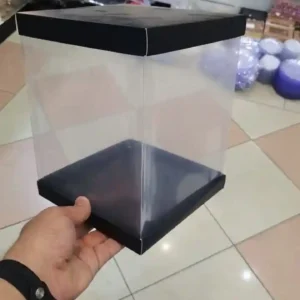 صندوق هدايا فاخر مقاس 20x20x25 سم، بتصميم أنيق ومناسب للهدايا الكبيرة والمجموعات.